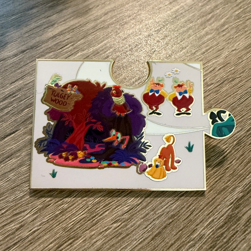 Disney Alice in Wonderland Puzzle Pin